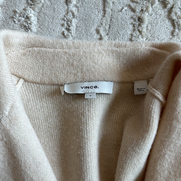 Beautiful Vince wool cashmere blend sweater coat. Ivory size small - Picture 4 of 5